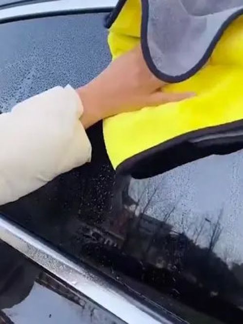 汽车擦痕迹私了多少